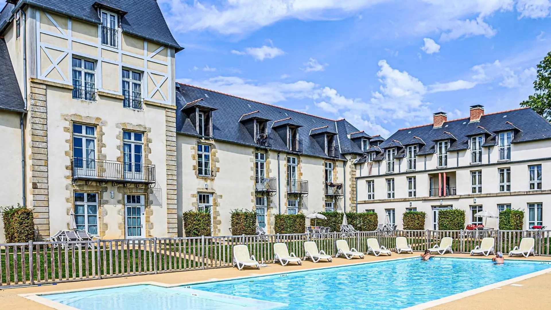 Apartment Le Chateau De Kergonano-13 By Interhome Baden 0*,  Francia